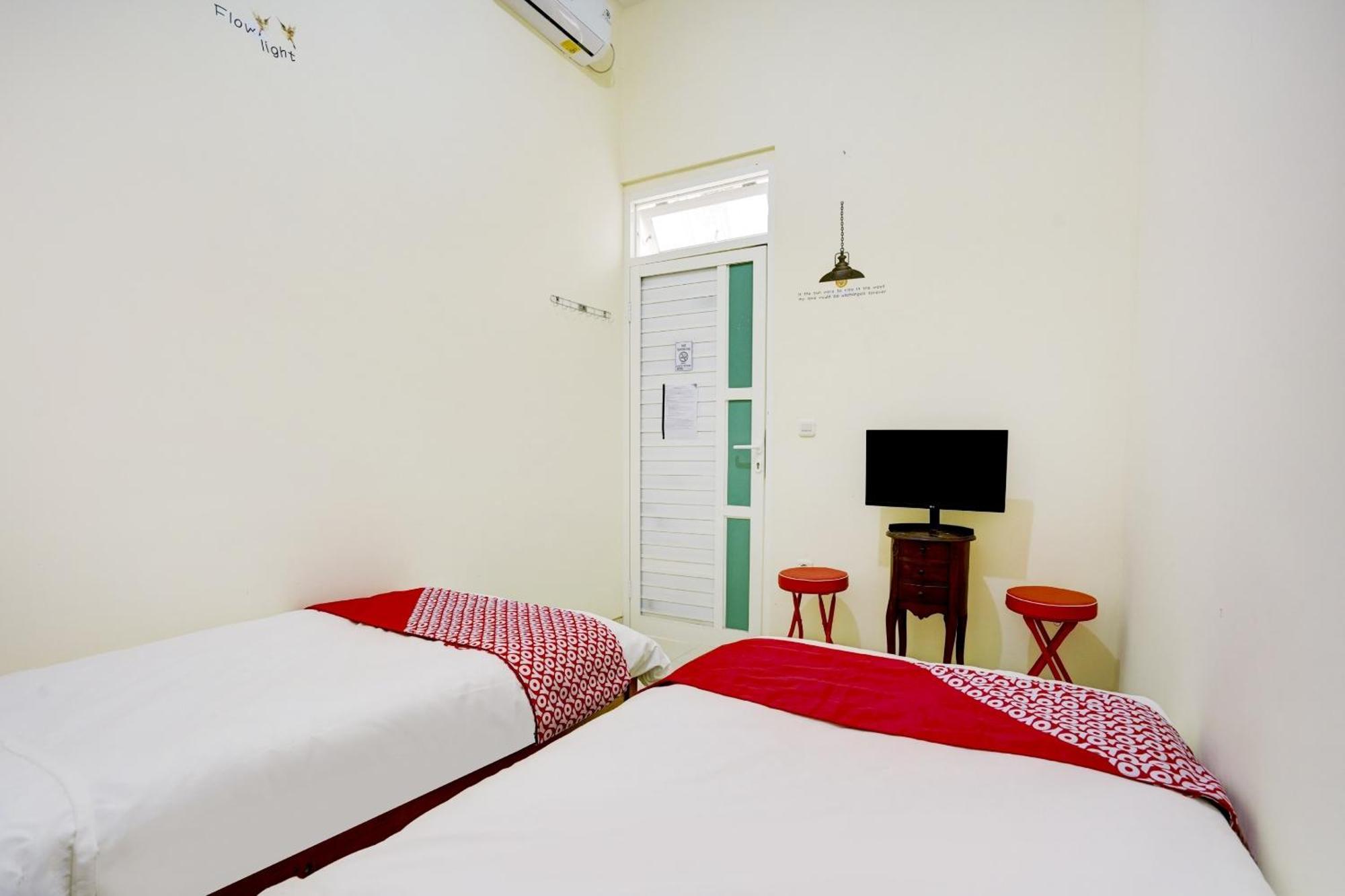 Oyo 90173 Innapp Tenggilis Family Residence Surabaja Zewnętrze zdjęcie